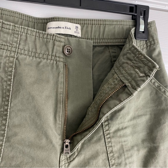 Abercrombie Relaxed Cargo Pants - Picture 2 of 5